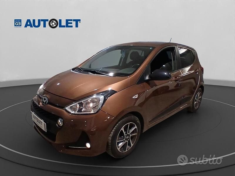 Marrone Usata 2019 Hyundai i10 Due volumi | 9900 € (Ottimo prezzo) - Immagine 1/4