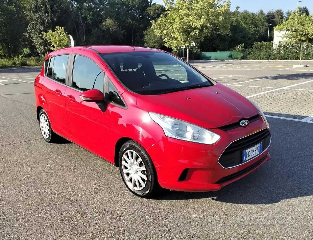 Usata Ford B-MAX Titanium 100 CV (73 kW) 2017 Rosso Monovolume