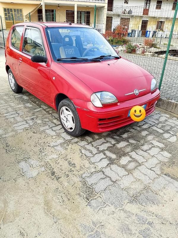 Usata Fiat 600 54 CV (39 kW) 2009 Rosso Utilitaria