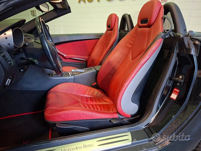 Usata Mercedes SLK200 2LOOK Edition 184 CV (135 kW) 2018 Nero Cabrio