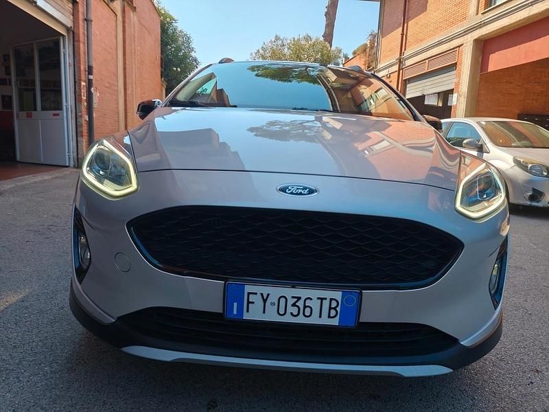 Usata Ford Fiesta Active 100 CV (73 kW) 2019 Argento Utilitaria