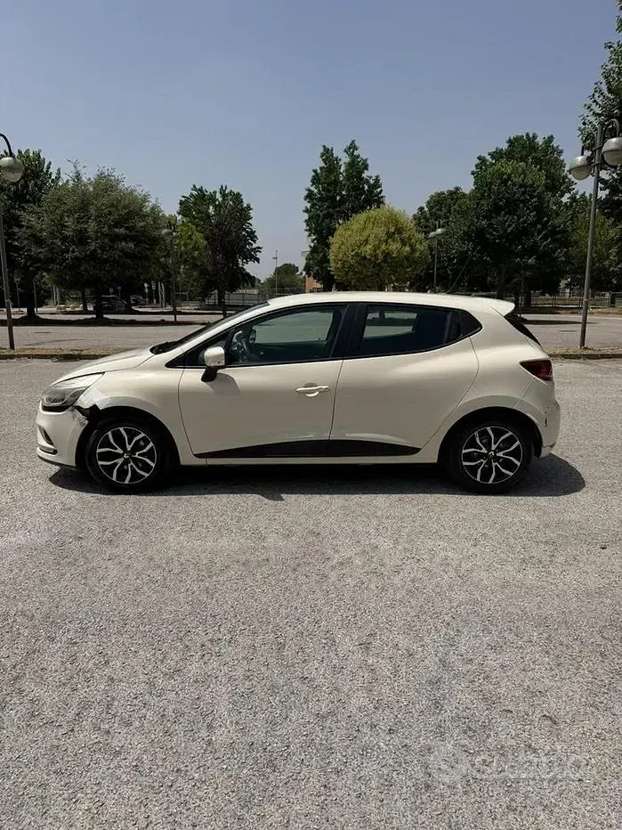 Usata Renault Clio IV Life 73 CV (53 kW) 2017 Berlina