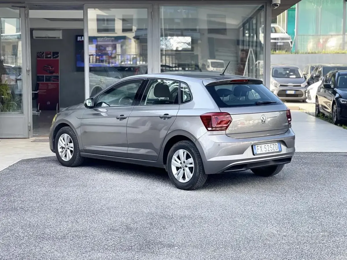 Usata VW Polo 90 CV (66 kW) 2019 Grigio Utilitaria