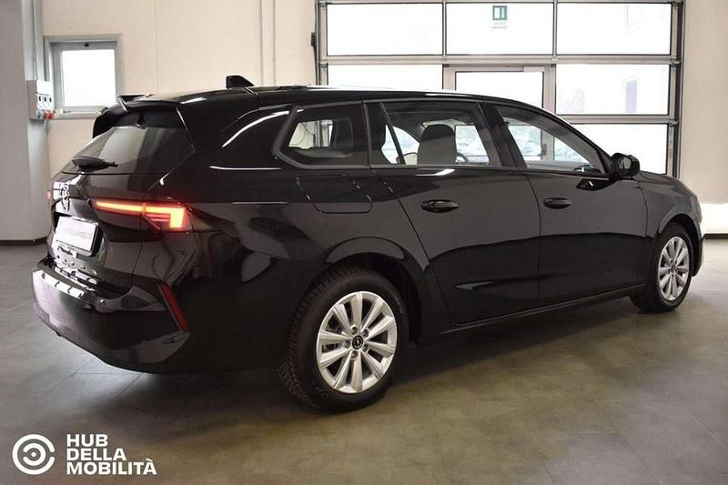 Usata Opel Astra Edition 131 CV (96 kW) 2024 Nero Station wagon
