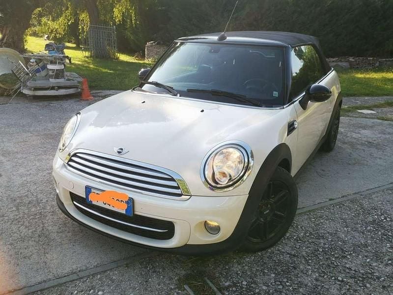 Usata Mini Cooper D Cabriolet 111 CV (81 kW) 2014 Beige Cabrio