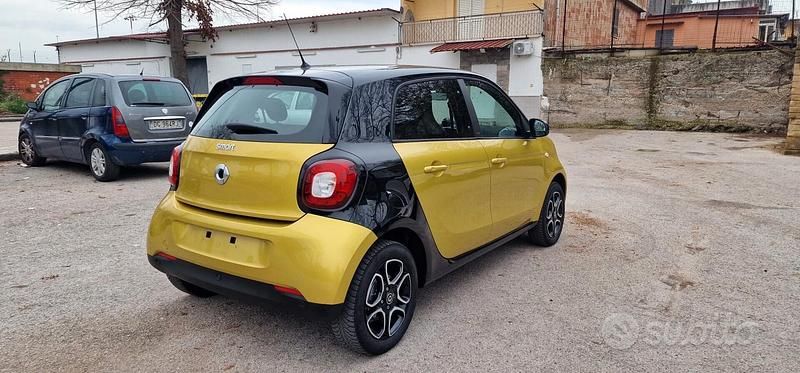 Usata Smart ForFour Prime 70 CV (51 kW) 2019 Giallo Utilitaria