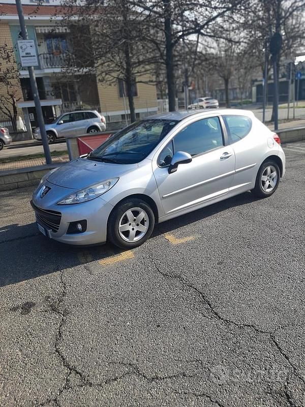 Usata Peugeot 207 92 CV (67 kW) 2010 Grigio Berlina
