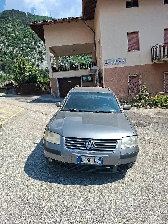 Usata VW Passat 130 CV (95 kW) 2003 Grigio Station wagon