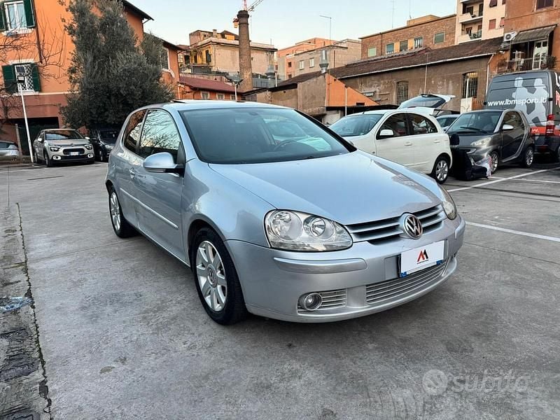 Usata VW Golf IV Sportline 116 CV (85 kW) 2005 Grigio Berlina