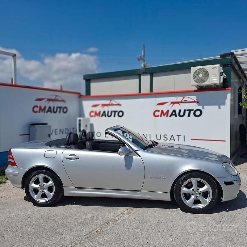 Usata Mercedes SLK200 163 CV (119 kW) 2002 Grigio Cabrio