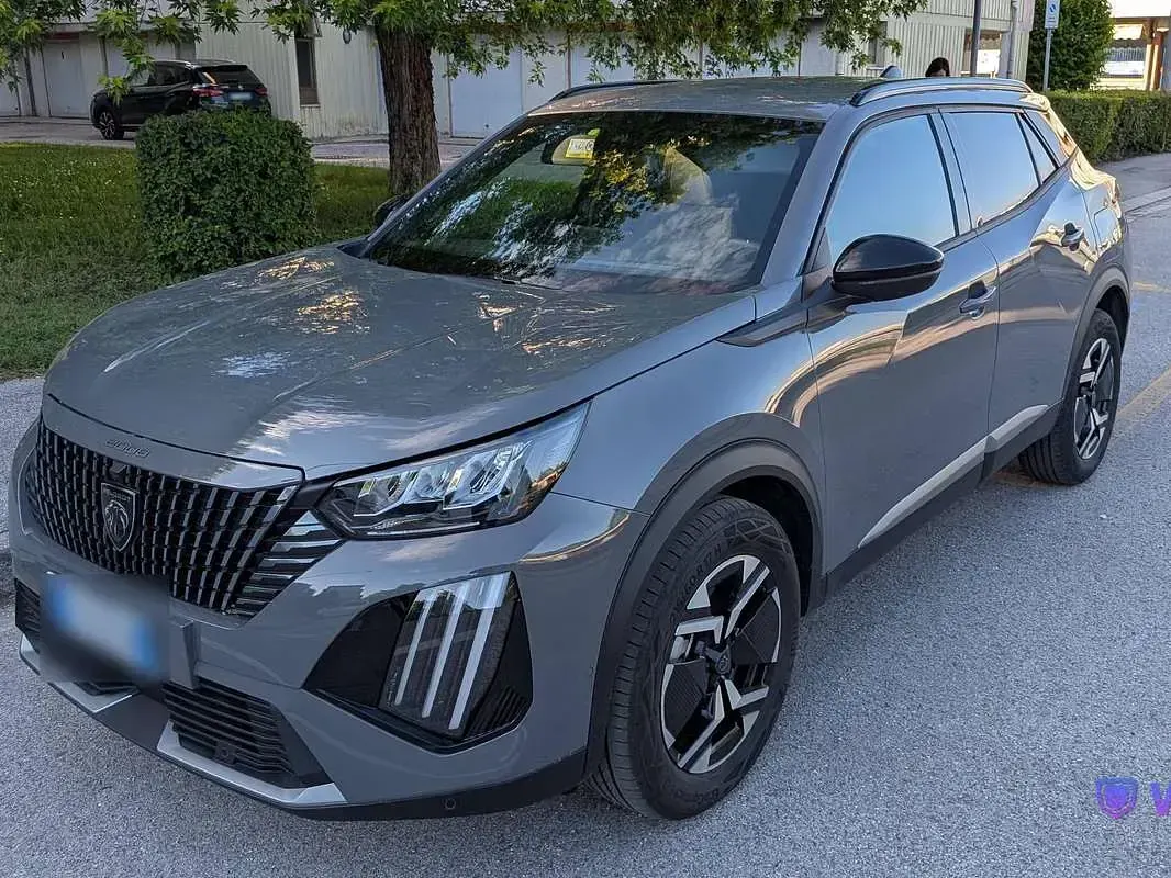 Usata Peugeot 2008 Allure 145 CV (106 kW) 2025 Grigio SUV