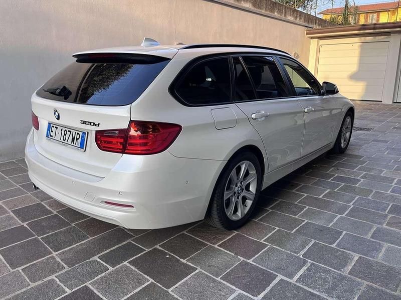 Usata BMW 320 Advantage 184 CV (135 kW) 2013 Bianco Station wagon
