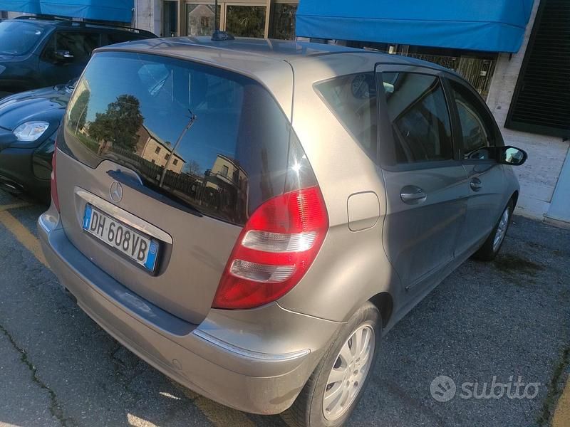 Usata Mercedes A180 Elegance 108 CV (79 kW) 2007 Grigio Berlina