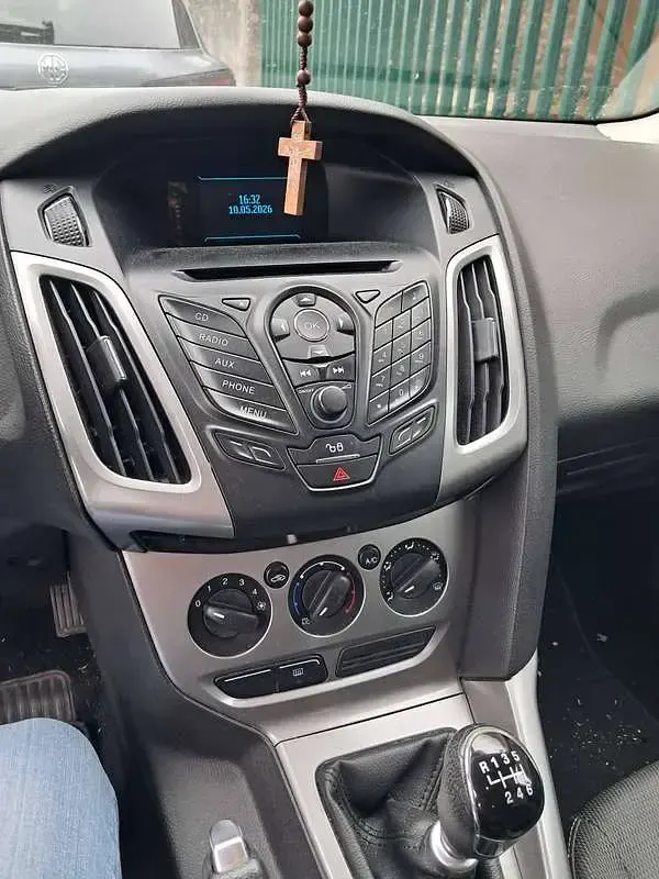 Begagnad Ford Focus 116 HK (85 kW) 2014 Grå Kombi
