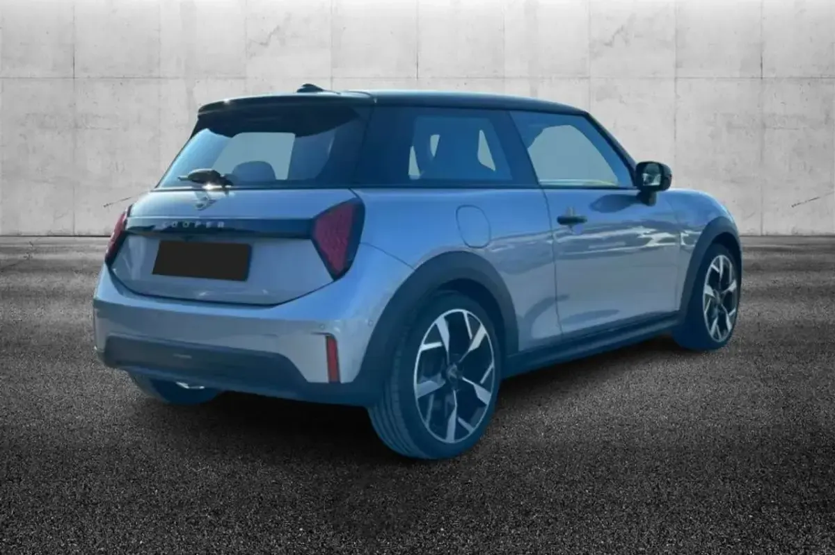 Usata Mini Cooper S Classic 204 CV (150 kW) 2025 Argento Utilitaria