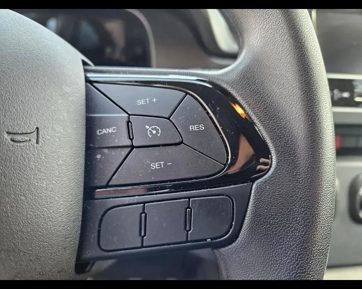 Nuova Fiat Panda 70 CV (51 kW) 2025 Rosso passione pastello Utilitaria