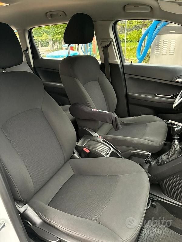 Usata Chevrolet Orlando 130 CV (95 kW) 2013 Bianco Monovolume