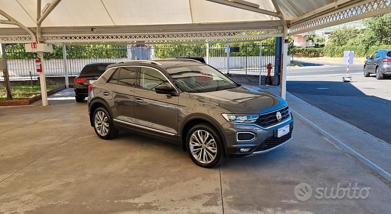 Usata VW T-Roc Advance 150 CV (110 kW) 2018 Grigio SUV