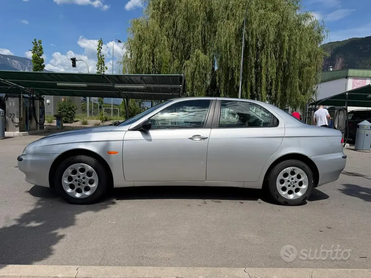 Usata Alfa Romeo 156 155 CV (114 kW) 1998 Grigio Berlina