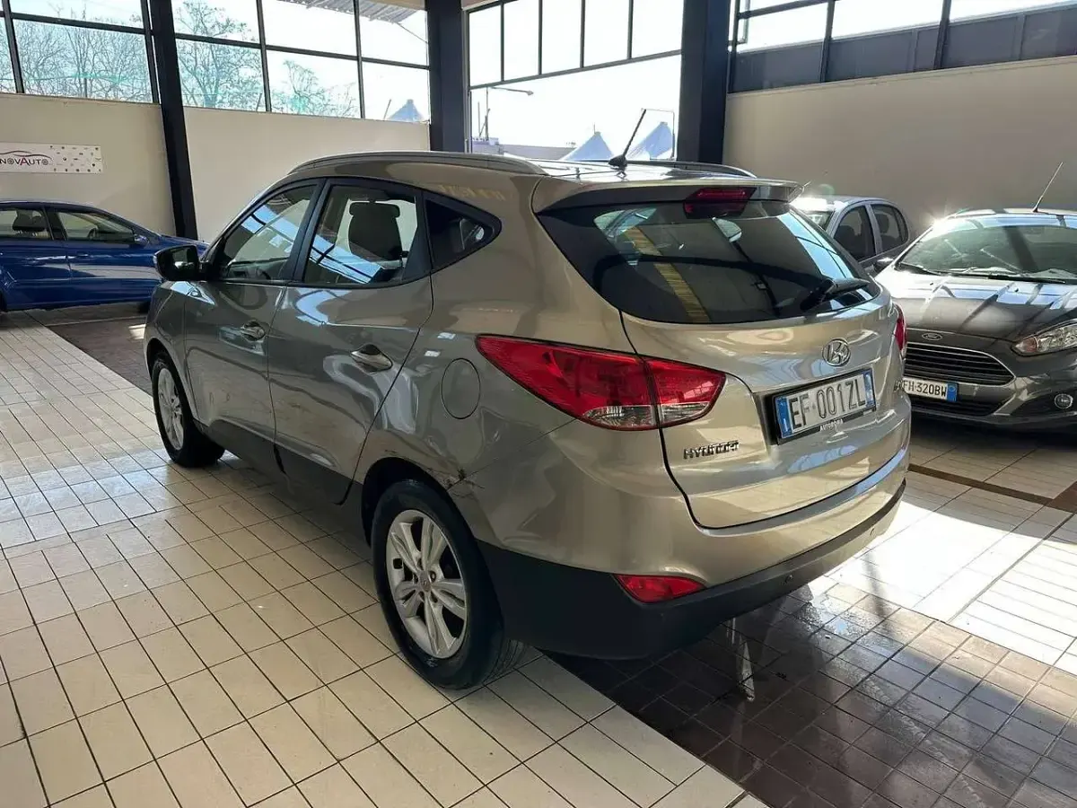 Używany Hyundai ix35 Comfort 135 KM (99 kW) 2011 Beżowy SUV