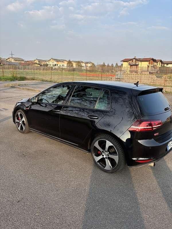 Usata VW Golf VII GTI 230 CV (169 kW) 2017 Berlina