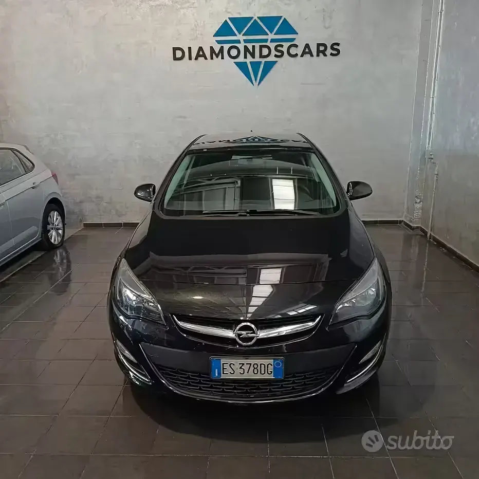 Usata Opel Astra S 131 CV (96 kW) 2013 Nero Berlina