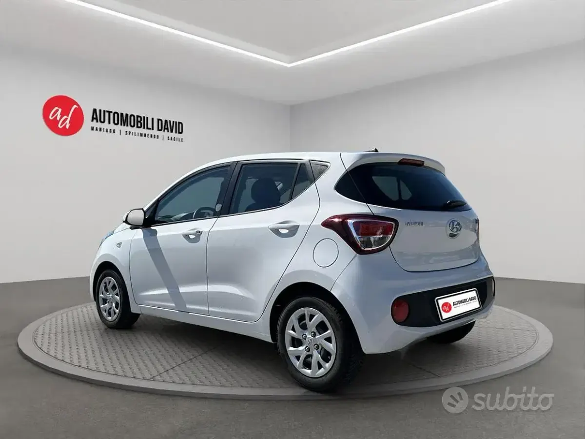 Usata Hyundai i10 Comfort 67 CV (49 kW) 2017 Bianco Utilitaria