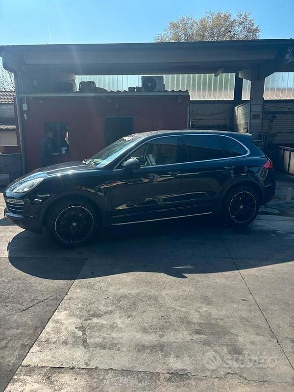 Usata Porsche Cayenne 245 CV (180 kW) 2011 Nero SUV