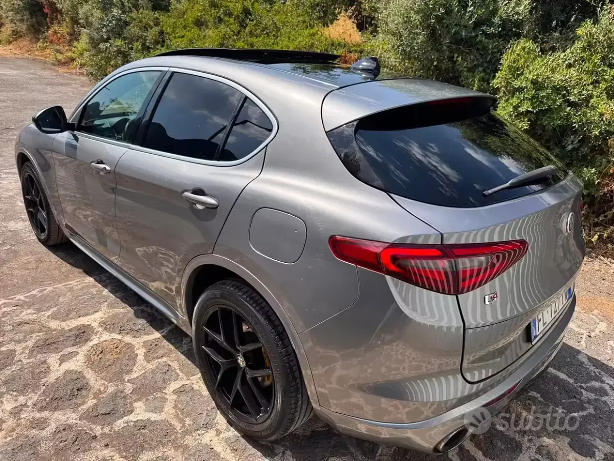 Usata Alfa Romeo Stelvio 280 CV (205 kW) 2017 Grigio SUV