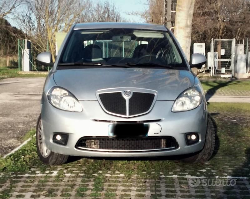 Usata Lancia Ypsilon 80 CV (58 kW) 2010 Utilitaria
