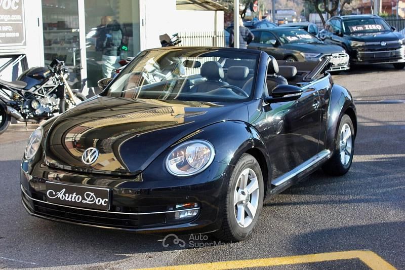 Usata VW Beetle Cabriolet Design 105 CV (77 kW) 2013 Nero Cabrio