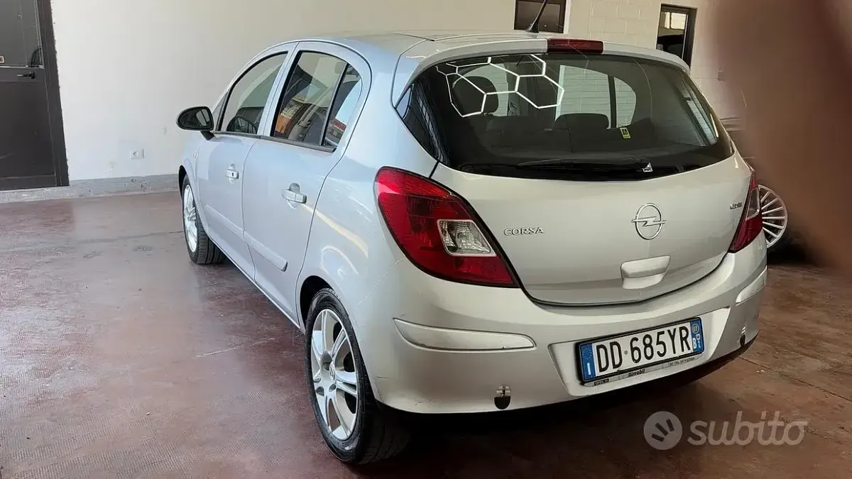 Usata Opel Corsa Cosmo 90 CV (66 kW) 2007 Grigio Utilitaria