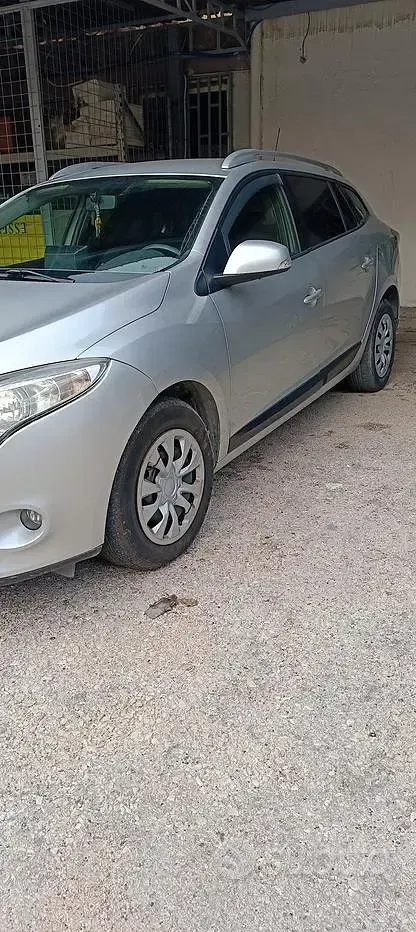 Usata Renault Mégane GrandTour 90 CV (66 kW) 2012 Grigio Station wagon