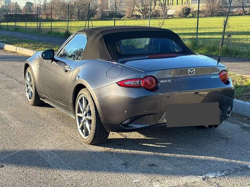 Begagnad Mazda MX5 Inclusive 184 HK (135 kW) 2022 Grå Cab