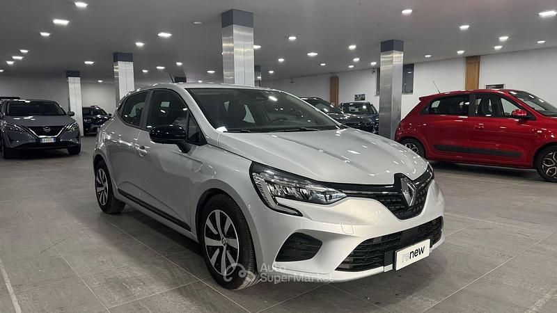 Usata Renault Clio V Zen 91 CV (66 kW) 2022 Argento Berlina