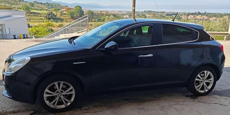 Usata Alfa Romeo Giulietta Distinctive 105 CV (77 kW) 2013 Nero Berlina