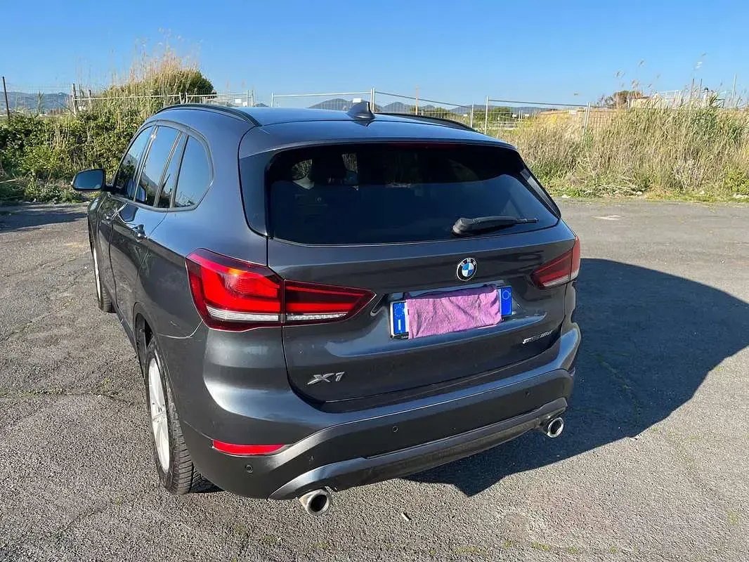 Usado BMW X1 Advantage 150 CV (110 kW) 2022 Gris SUV