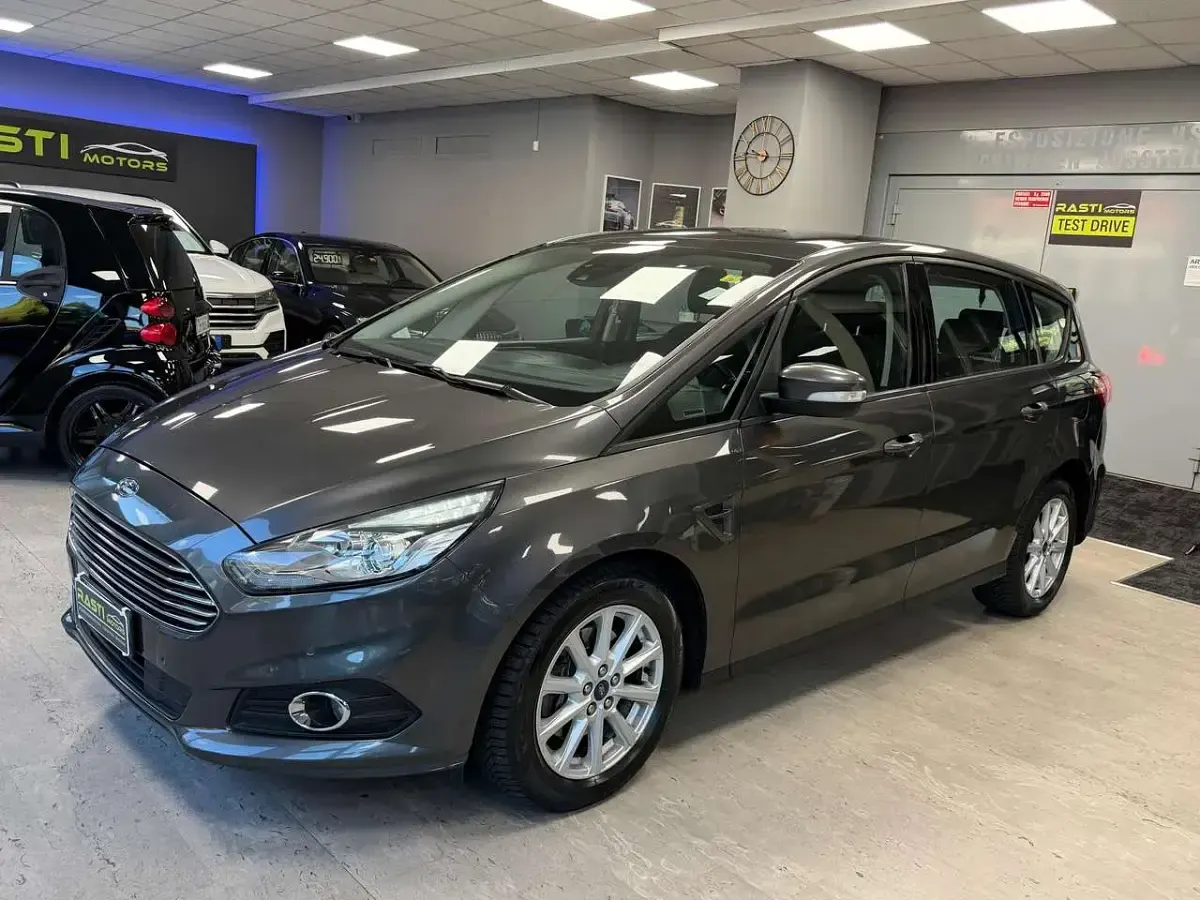 Usata Ford S-MAX Vignale 150 CV (110 kW) 2018 Grigio Monovolume