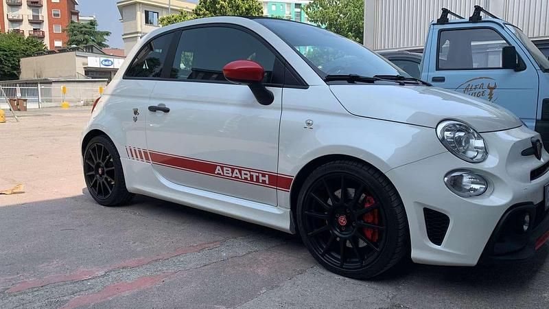 Usata Abarth 595C Esseesse 179 CV (131 kW) 2021 Bianco Cabrio