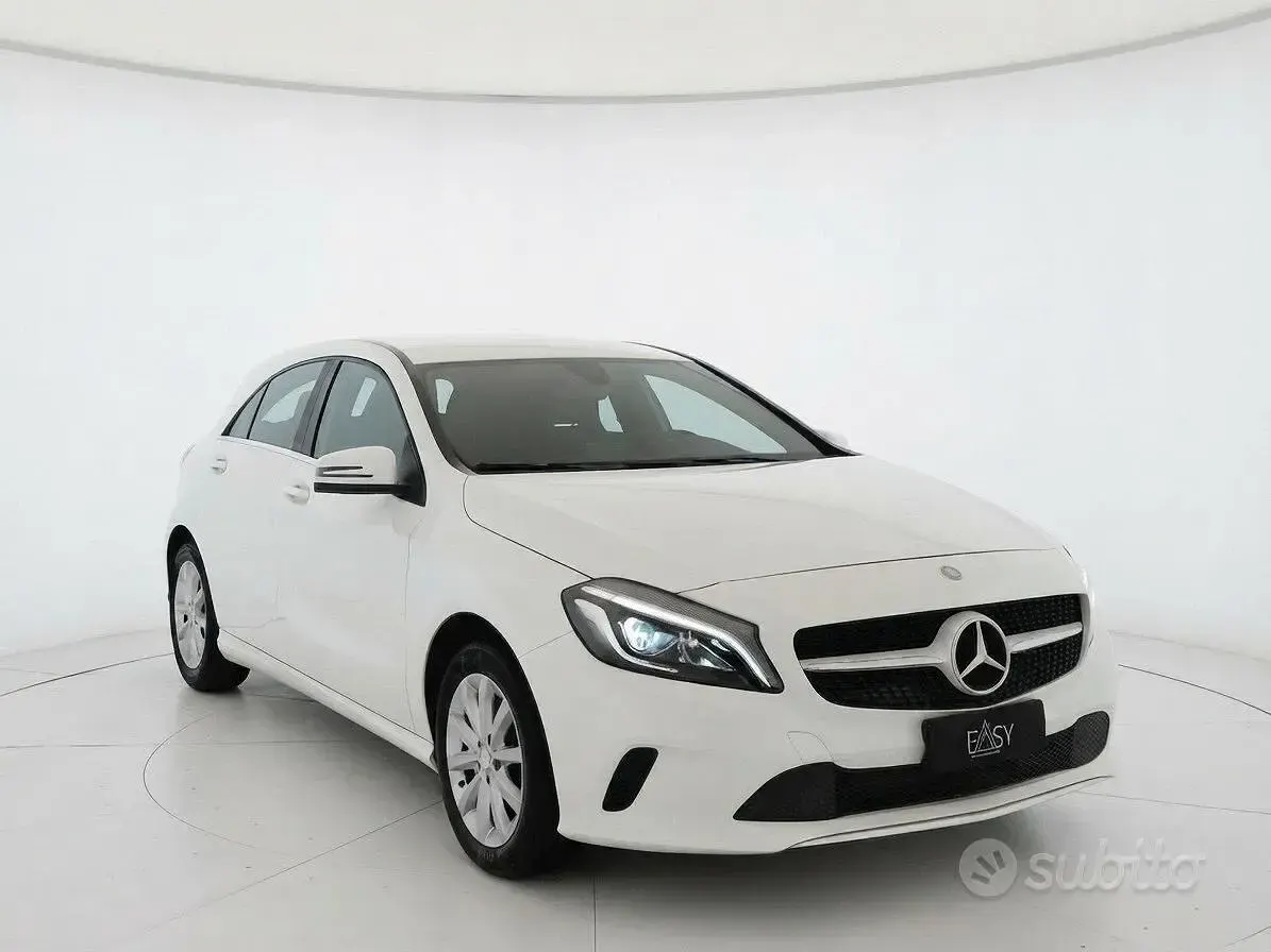 Usata Mercedes A180 109 CV (80 kW) 2017 Bianco Utilitaria