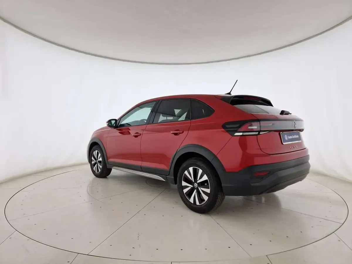 Usata VW Taigo Life 110 CV (80 kW) 2023 Kings red metallizzato SUV