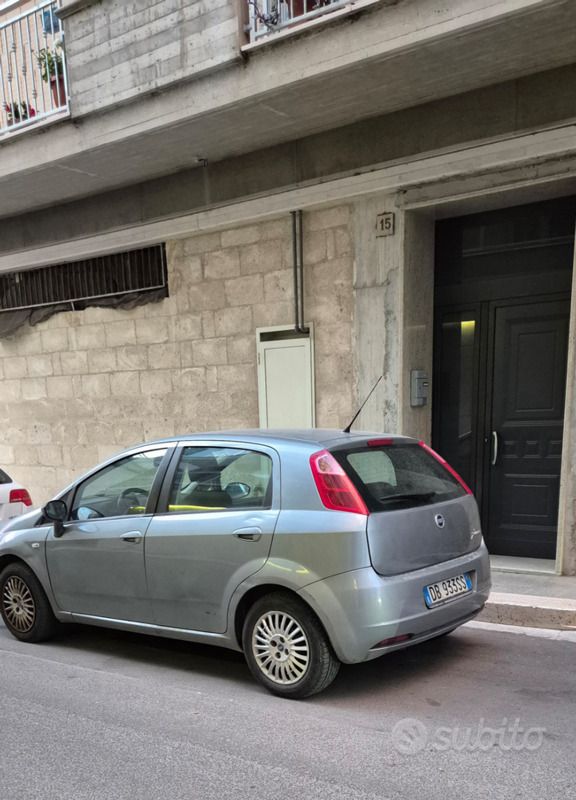 Usata Fiat Grande Punto Active 77 CV (56 kW) 2006 Grigio Utilitaria