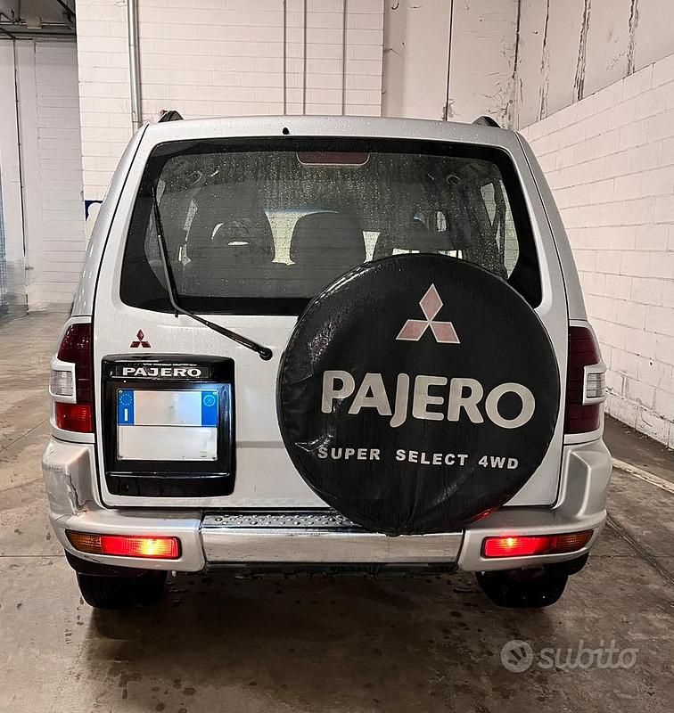 Usata Mitsubishi Pajero 115 CV (84 kW) 2002 Grigio SUV