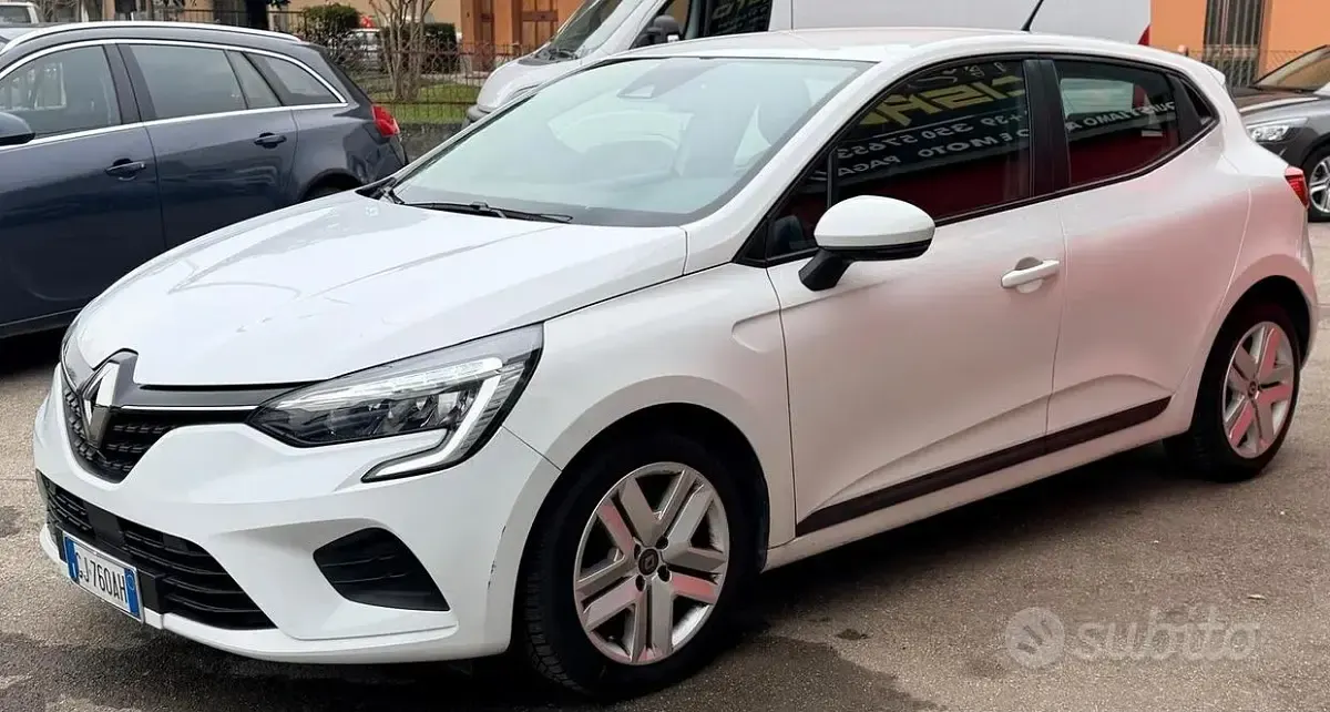 Usata Renault Clio V Techno 91 CV (66 kW) 2022 Bianco Berlina