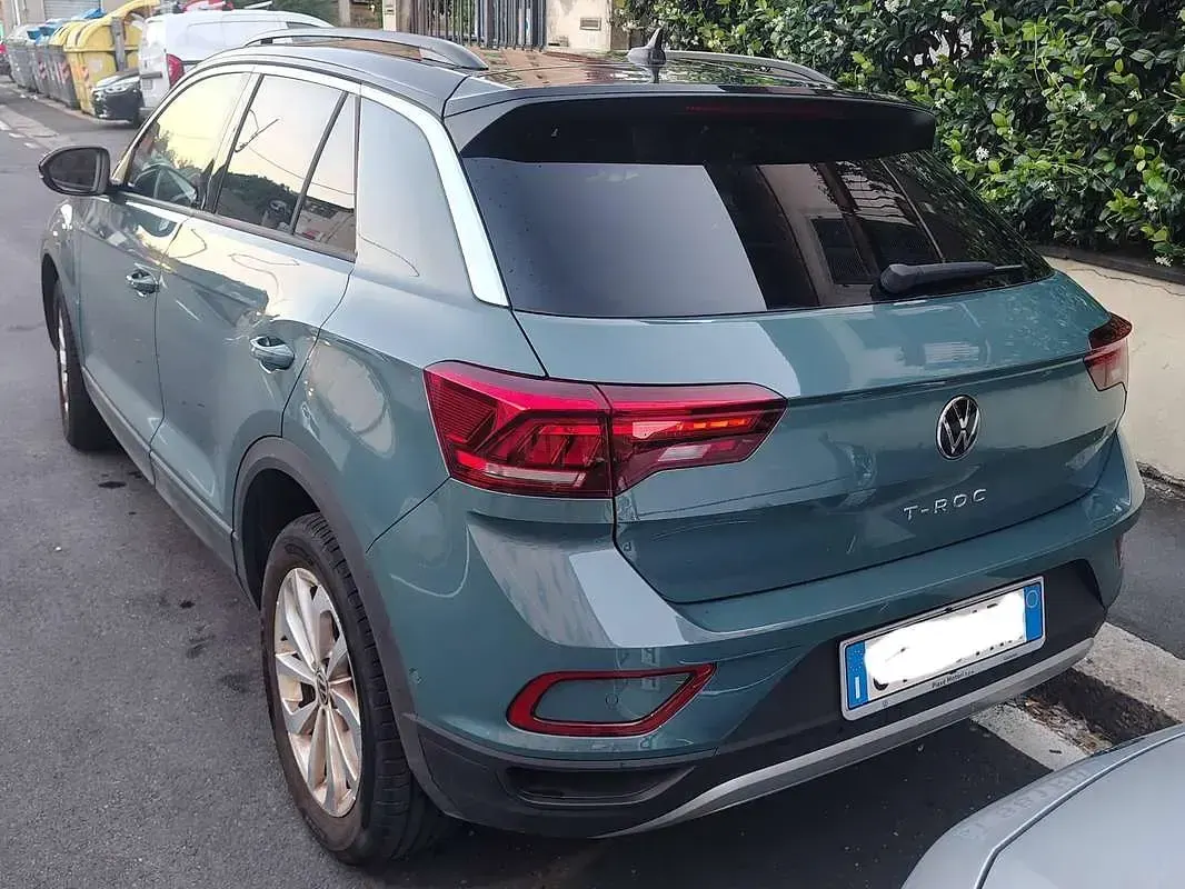 Usata VW T-Roc Life 116 CV (85 kW) 2024 Blu/azzurro SUV