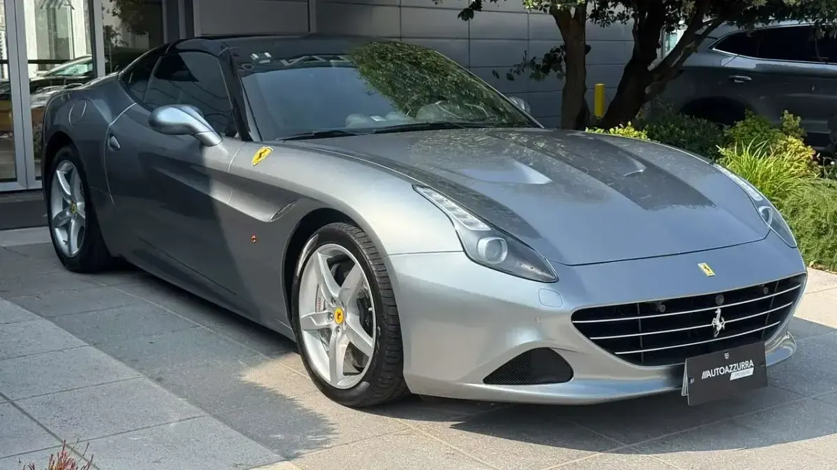 Usata Ferrari California 560 CV (411 kW) 2017 Grigio Cabrio