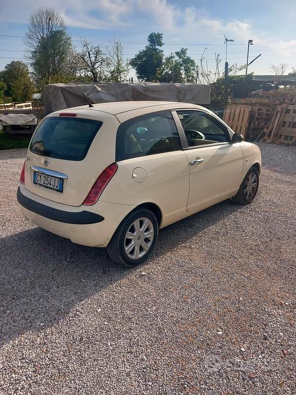Usata Lancia Ypsilon 69 CV (50 kW) 2006 Utilitaria