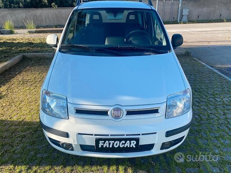 Bianco Usata 2011 Fiat Panda Emotion Tre volumi | 3800 € (Super prezzo) - Immagine 1/4