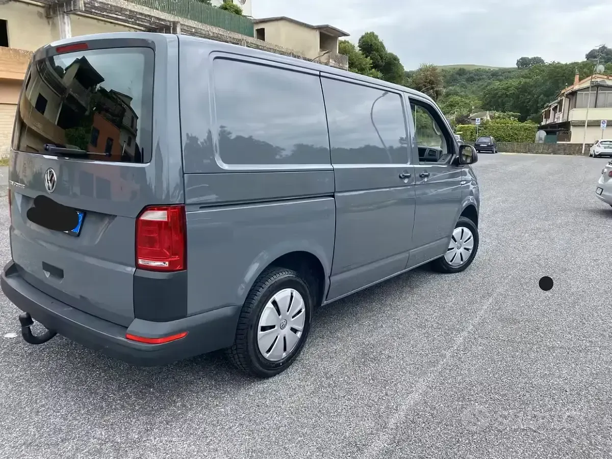 Usado VW Transporter 102 CV (75 kW) 2019 Gris Van