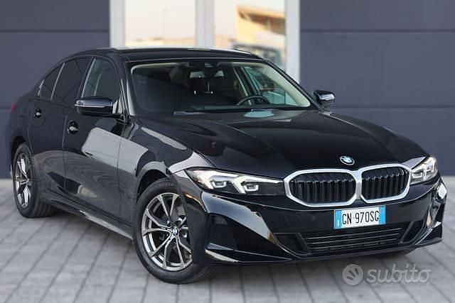 Nero Usata 2023 BMW 316 Efficient Dynamics Tre volumi | 31.480 € (Buon prezzo) - Immagine 1/4